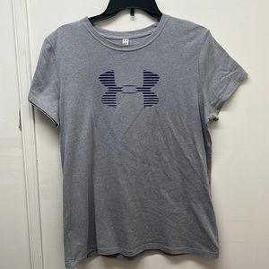 Under Armour T-Shirt - Size L